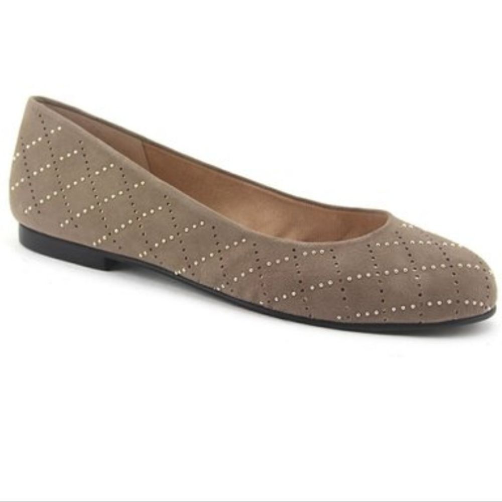 REPORT STUDDED ROUND TOE SLIP-ON WOMEN"S BALLET FLATS SHOE